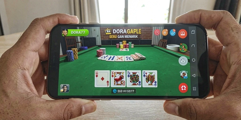 Screenshot DORA77 menunjukkan pemain sedang asyik bermain Gaple.